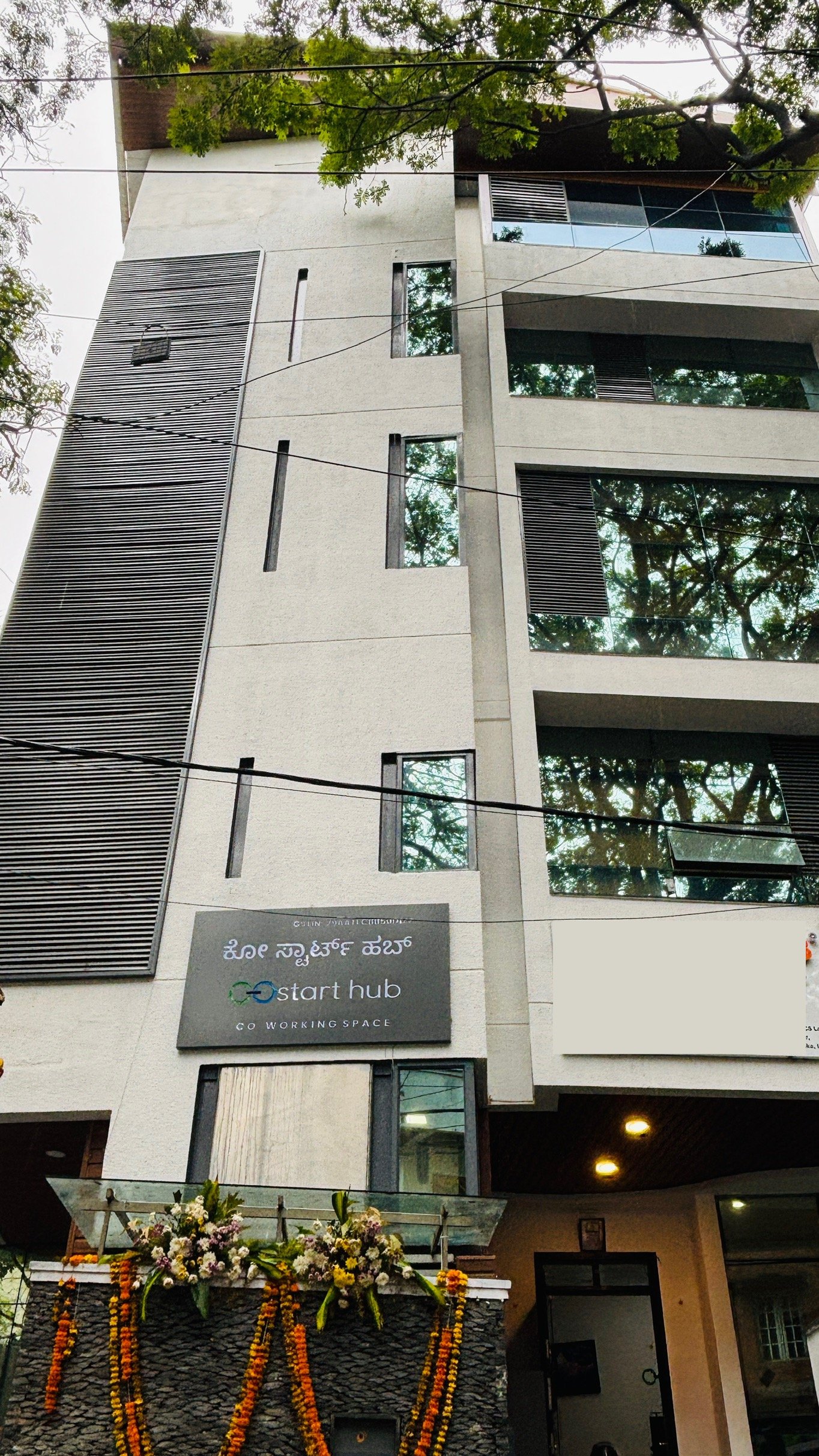 Costarthub office building